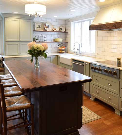 Williamsburg Kitchen Cabinets with Ginger Staining